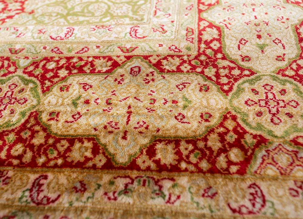 gulmarg red and orange silk Hand Knotted Rug - CloseUp