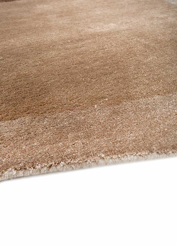 come around gold wool and viscose Hand Tufted Rug - Corner