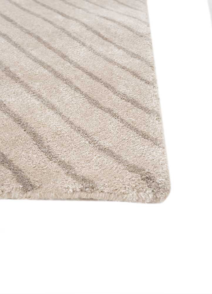 come around ivory wool and viscose Hand Tufted Rug - Corner