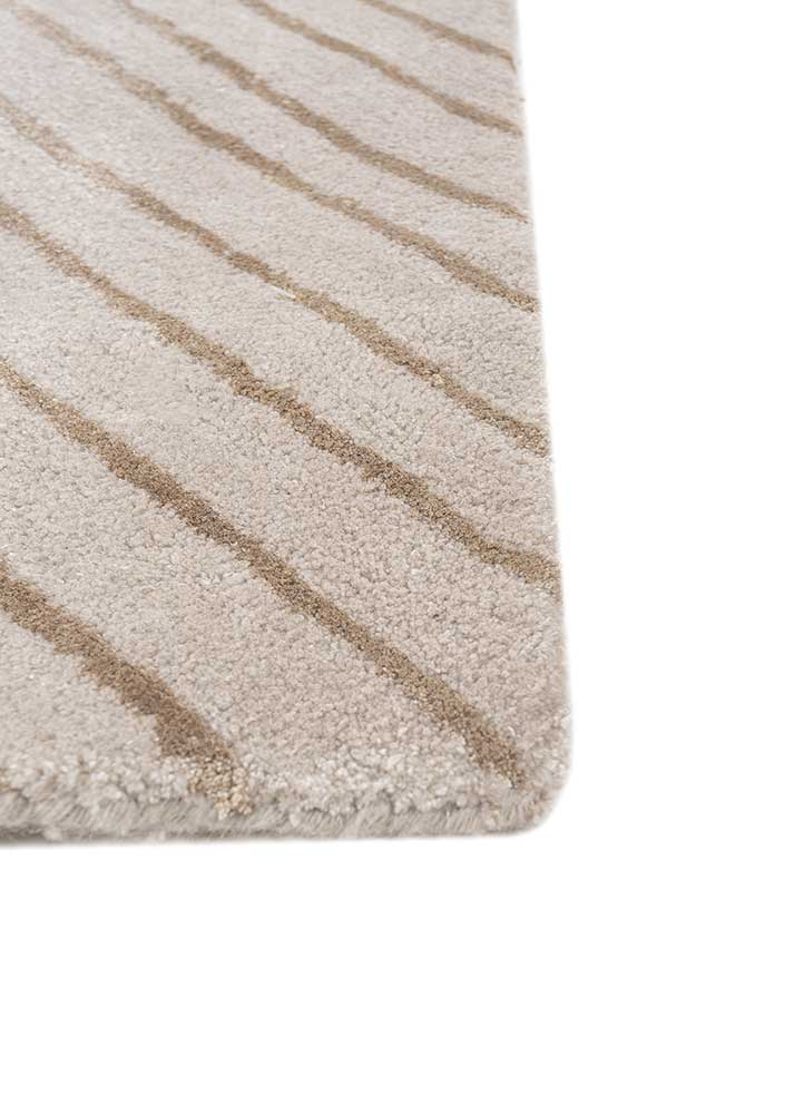 come around ivory wool and viscose Hand Tufted Rug - Corner