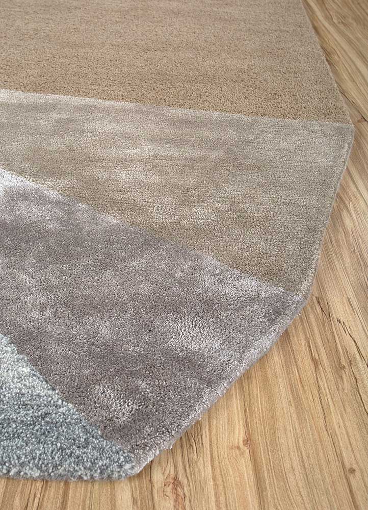 come around grey and black wool and viscose Hand Tufted Rug - Corner come around grey and black wool and viscose Hand Tufted Rug - Corner