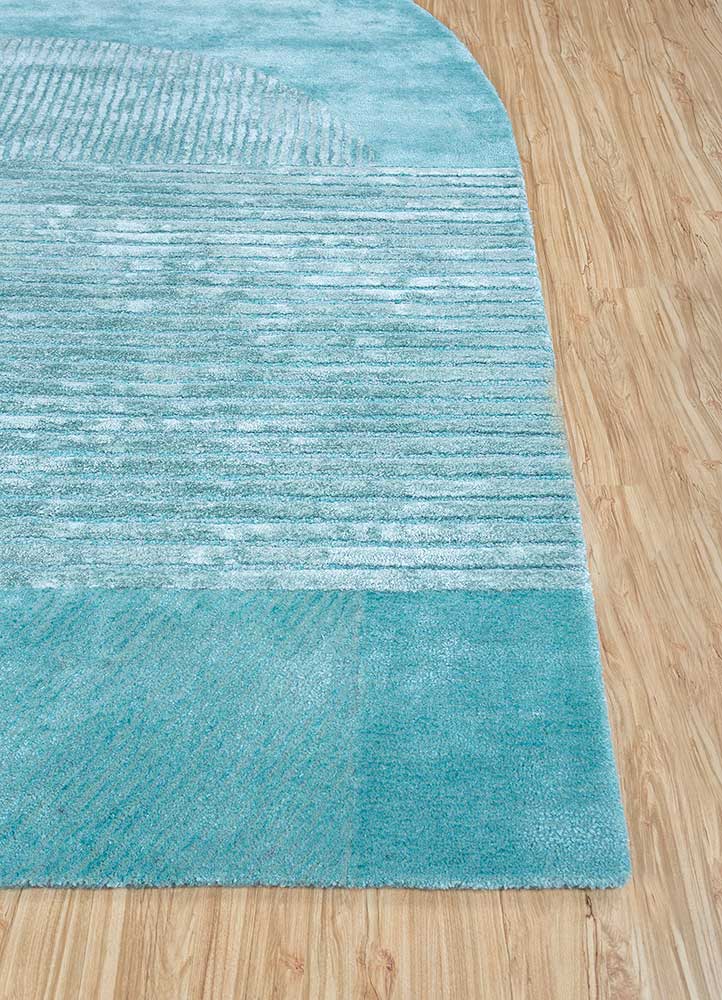 come around blue wool and viscose Hand Tufted Rug - Corner