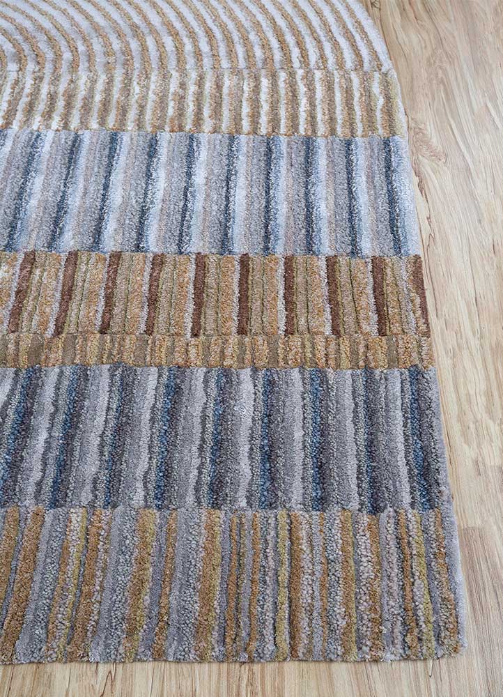 come around grey and black wool and viscose Hand Tufted Rug - Corner