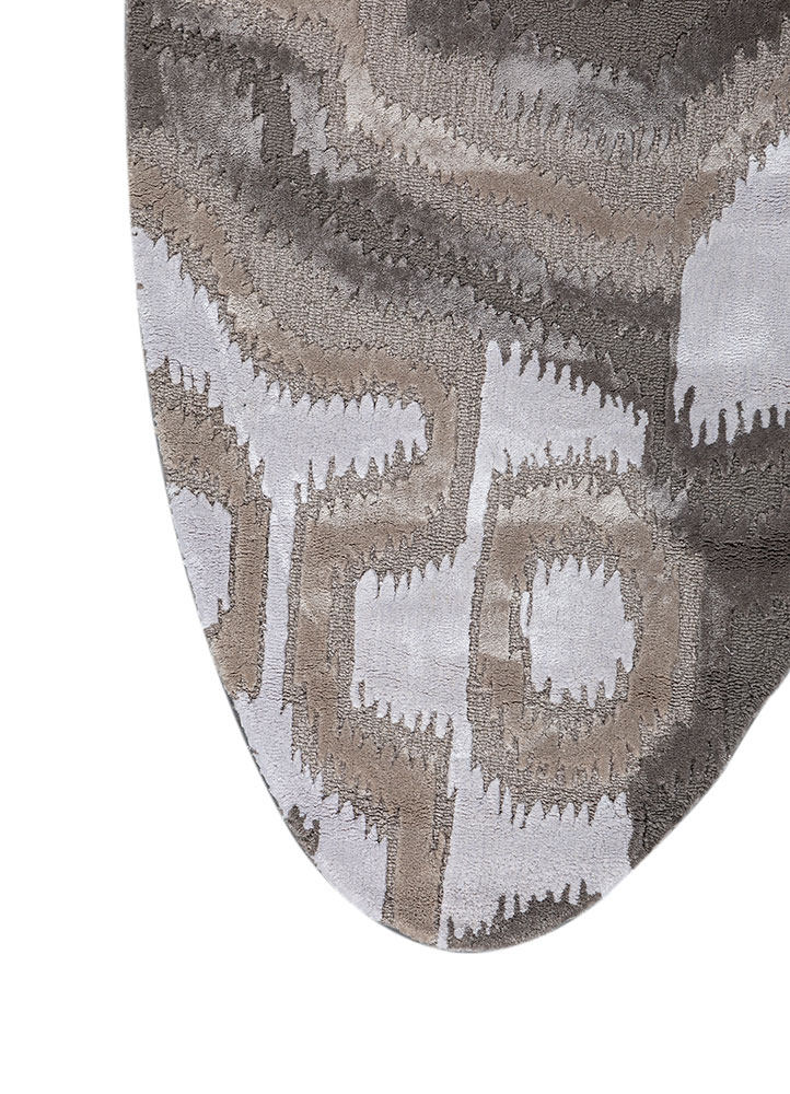 mythos grey and black wool and viscose Hand Tufted Rug - Corner