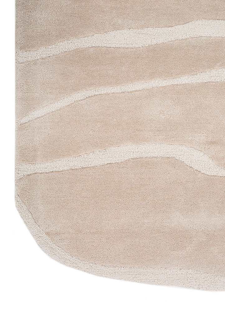 aprezo grey and black viscose Hand Tufted Rug - Corner