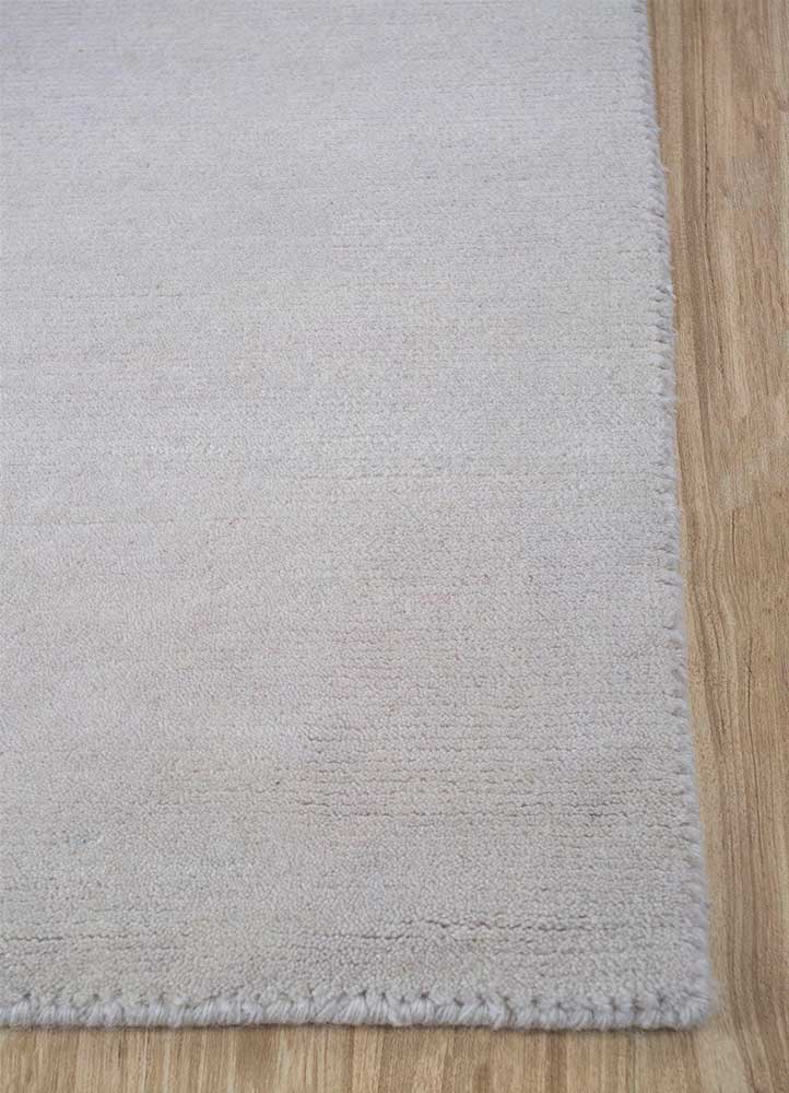 sthir ivory wool Hand Knotted Rug - Corner