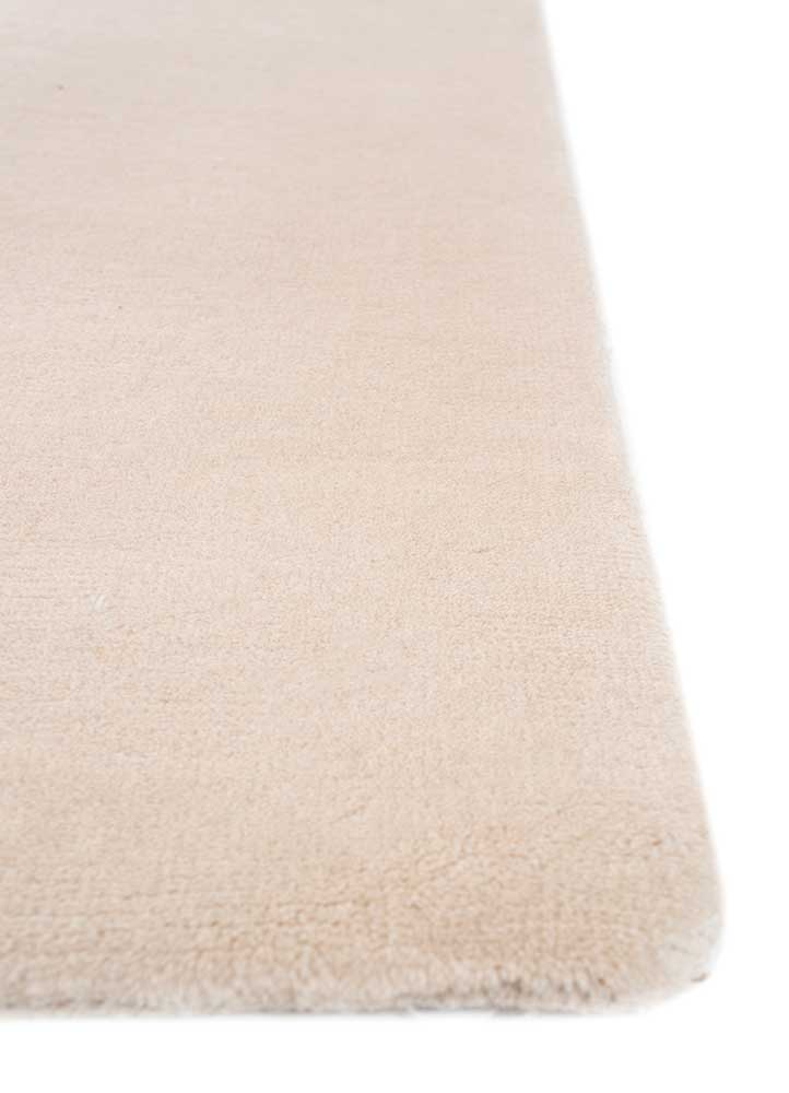 sthir ivory wool Hand Knotted Rug - Corner