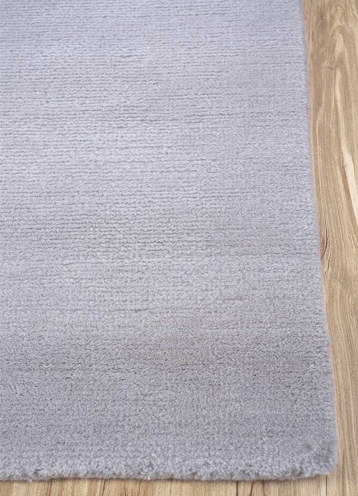 sthir ivory wool Hand Knotted Rug - Corner