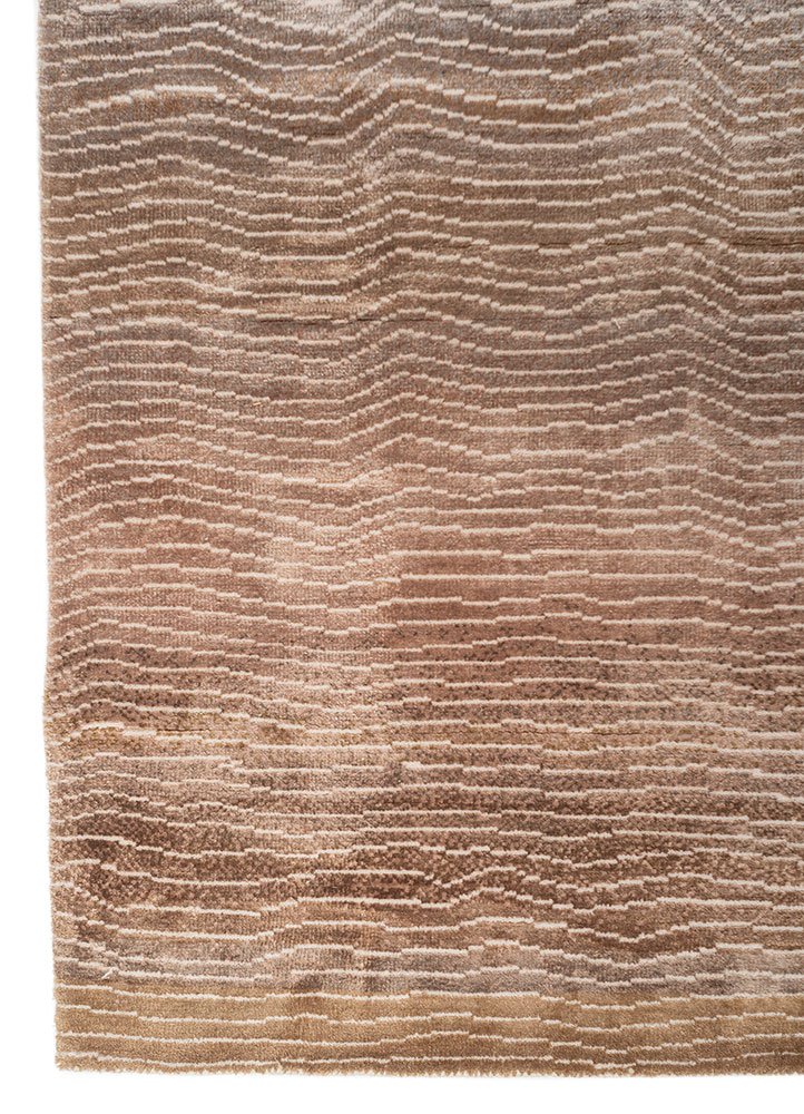 aprezo ivory wool and bamboo silk Hand Knotted Rug - Corner