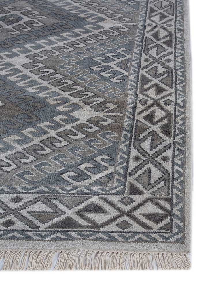 savana grey and black wool Hand Knotted Rug - Corner