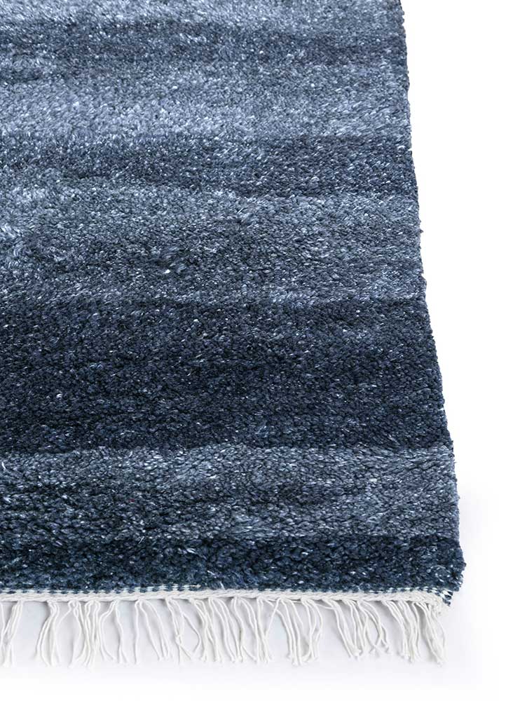 clan blue wool Hand Knotted Rug - Corner