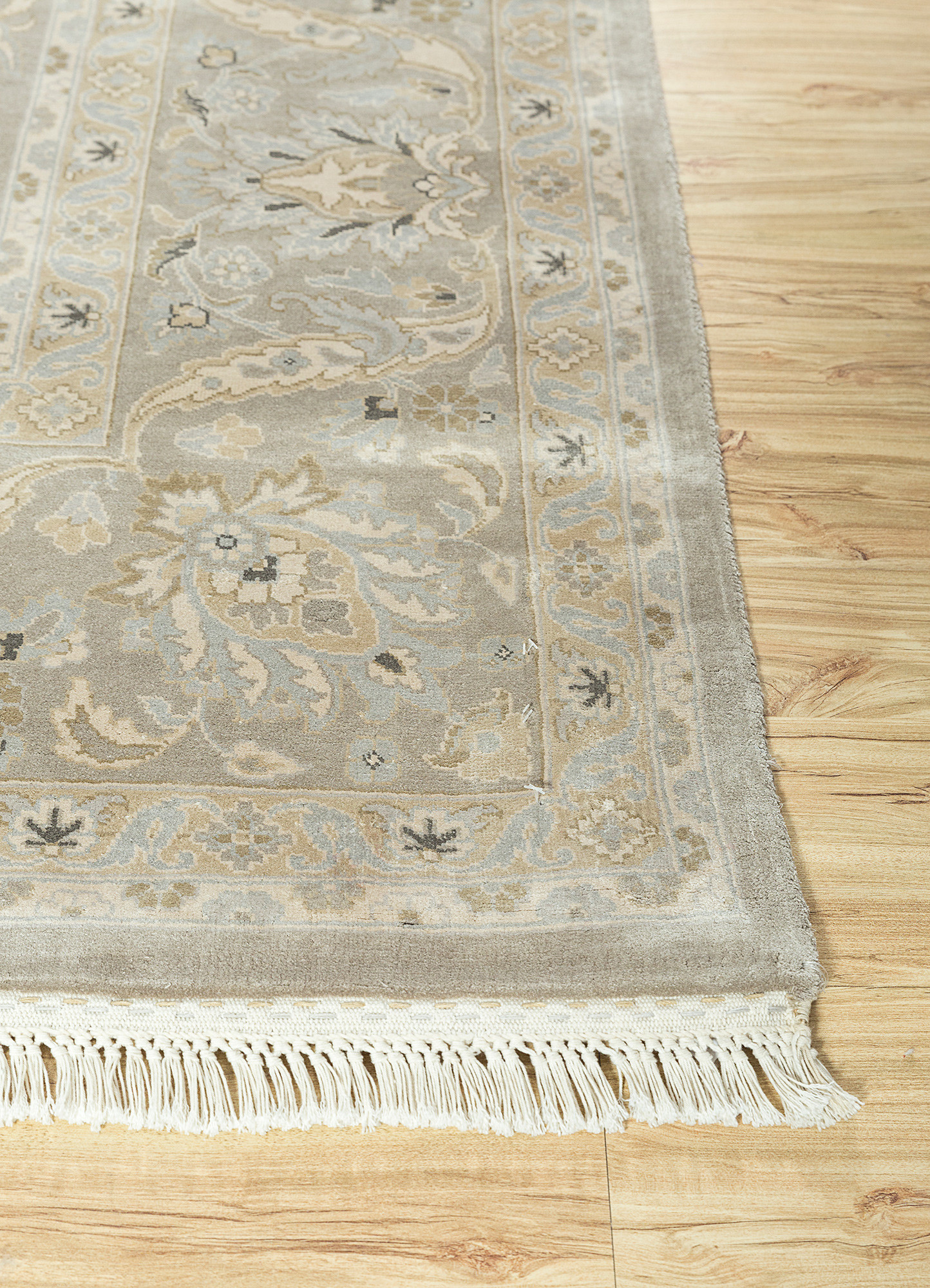 gulmarg grey and black silk Hand Knotted Rug - Corner gulmarg grey and black silk Hand Knotted Rug - Corner