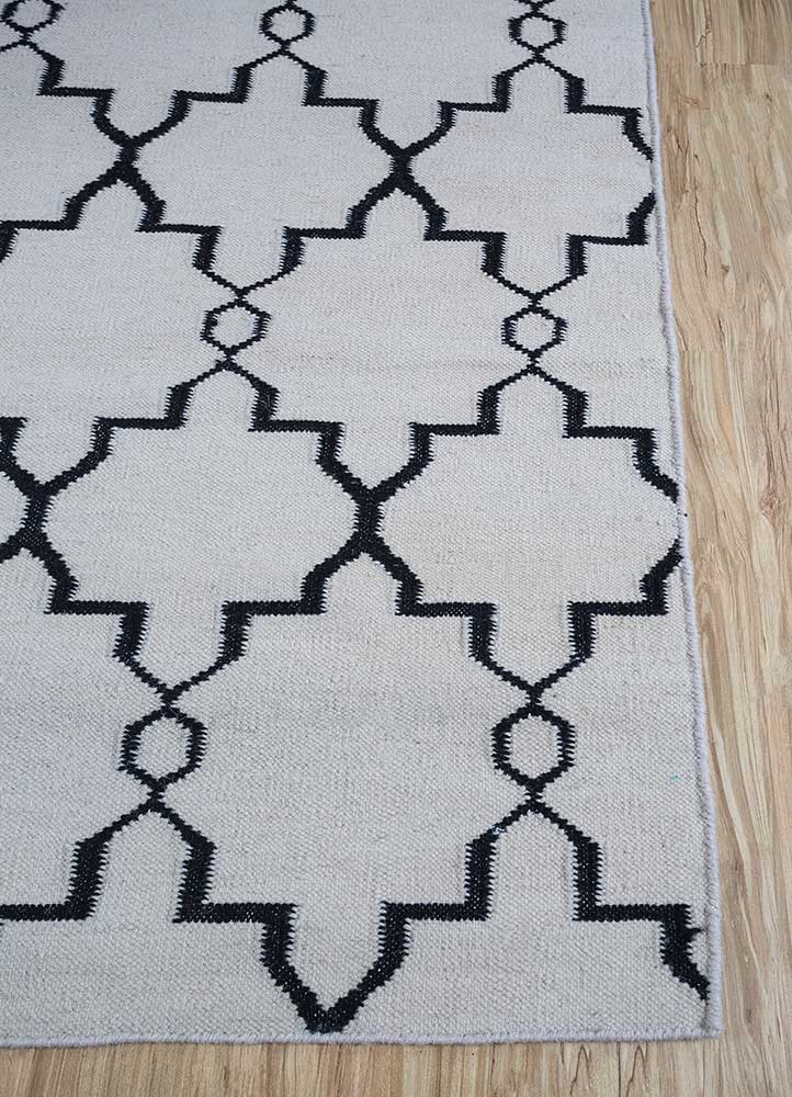 indusbar grey and black wool Flat Weaves Rug - Corner