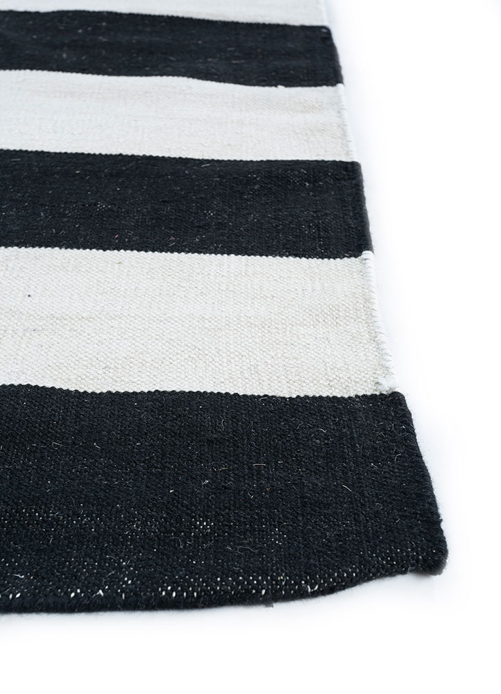 alhambra grey and black wool Flat Weaves Rug - Corner