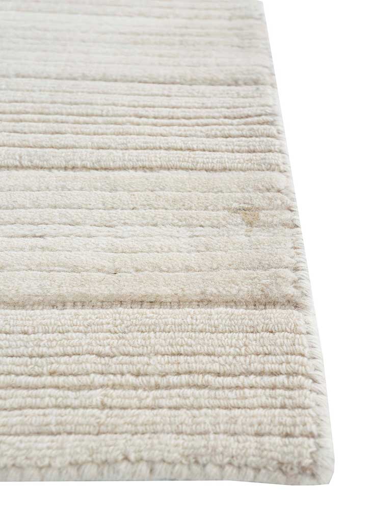 contour ivory wool Hand Loom Rug - Corner