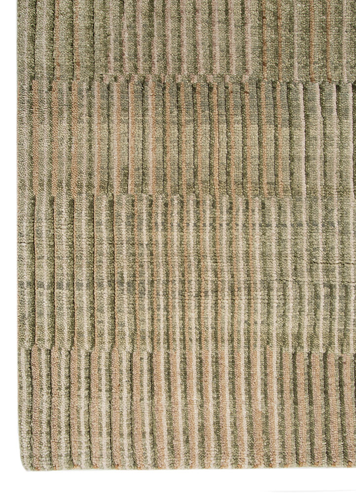 blythe green wool Hand Knotted Rug - Corner
