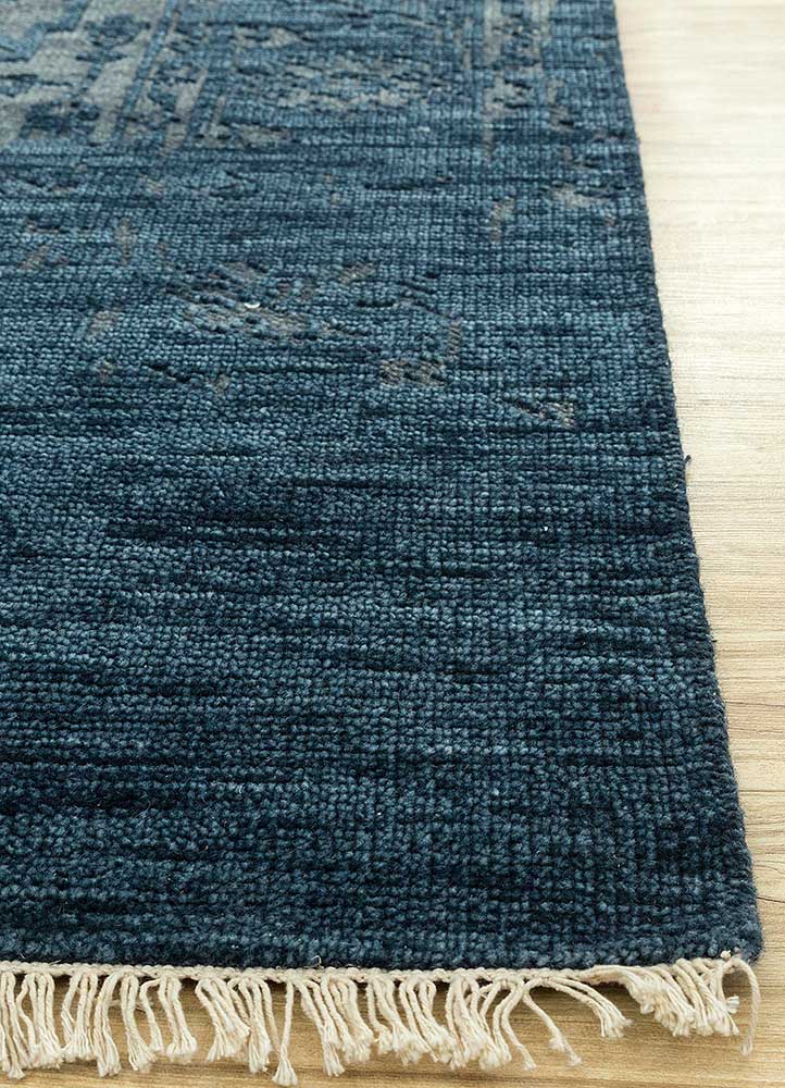 savana blue wool Hand Knotted Rug - Corner