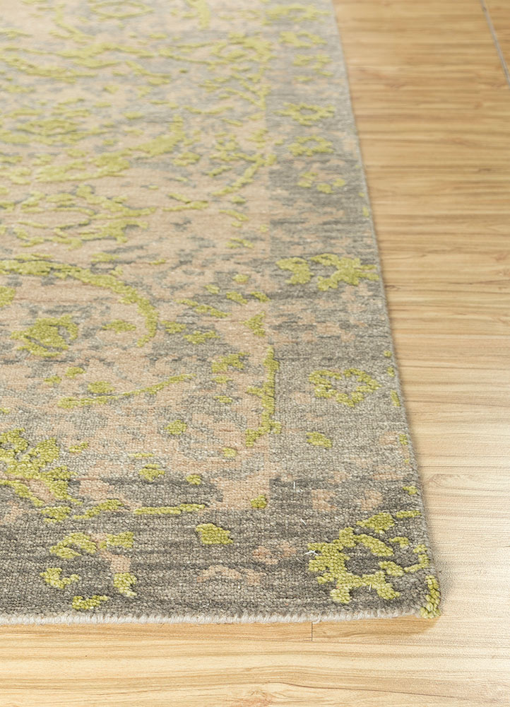 clan green wool Hand Knotted Rug - Corner