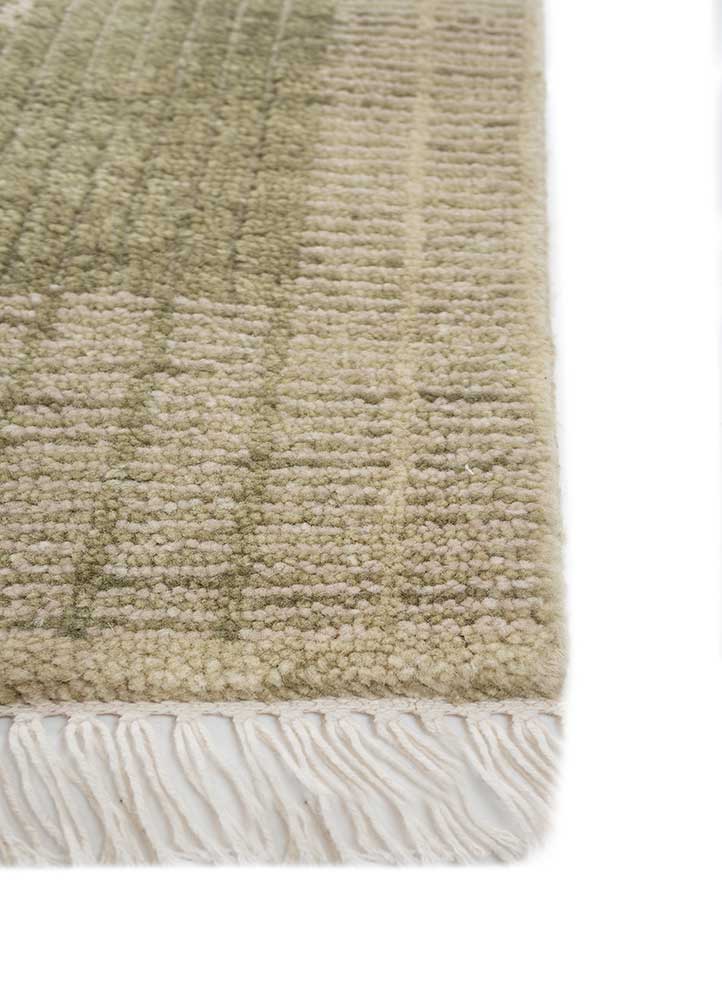 savana green wool Hand Knotted Rug - Corner