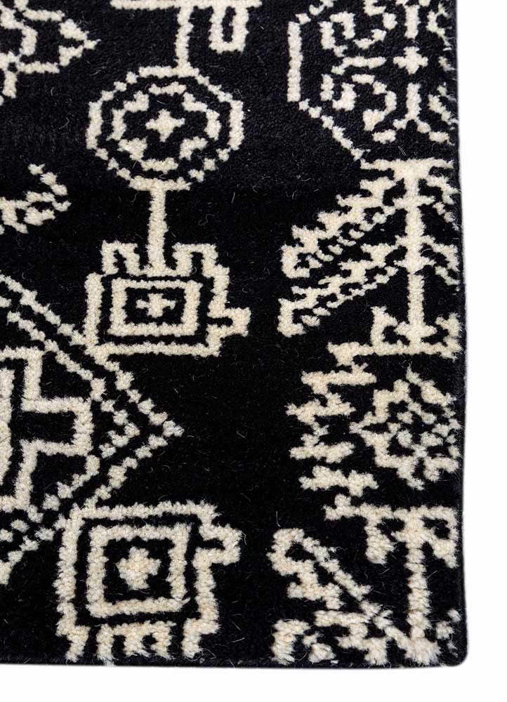 savana grey and black wool Hand Knotted Rug - Corner