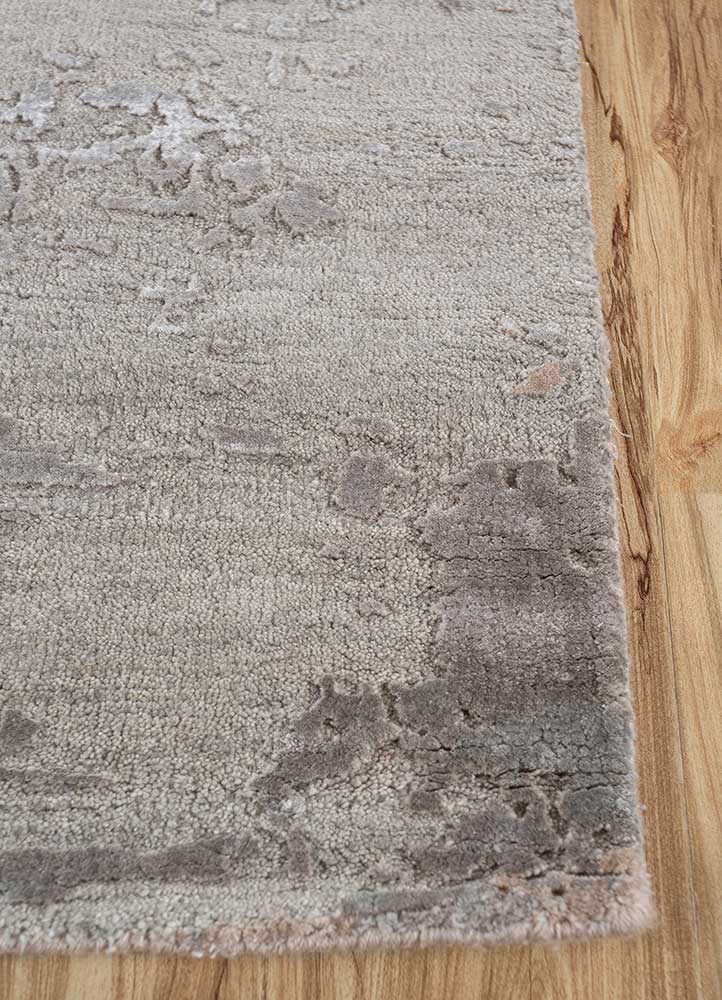 uvenuti ivory wool and bamboo silk Hand Knotted Rug - Corner uvenuti ivory wool and bamboo silk Hand Knotted Rug - Corner