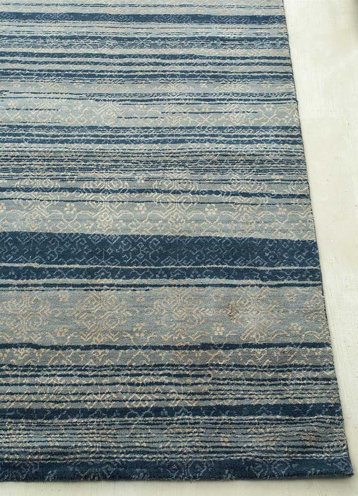 viscaya blue wool and silk Hand Knotted Rug - Corner