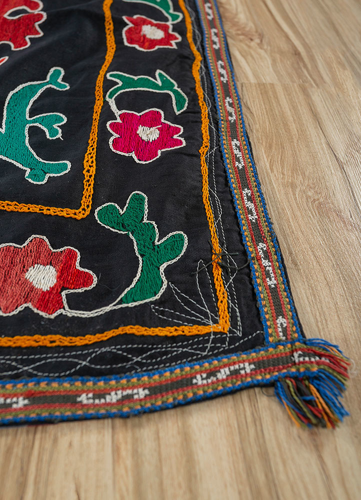 jean grey and black cotton Hand Loom Rug - Corner jean grey and black cotton Hand Loom Rug - Corner