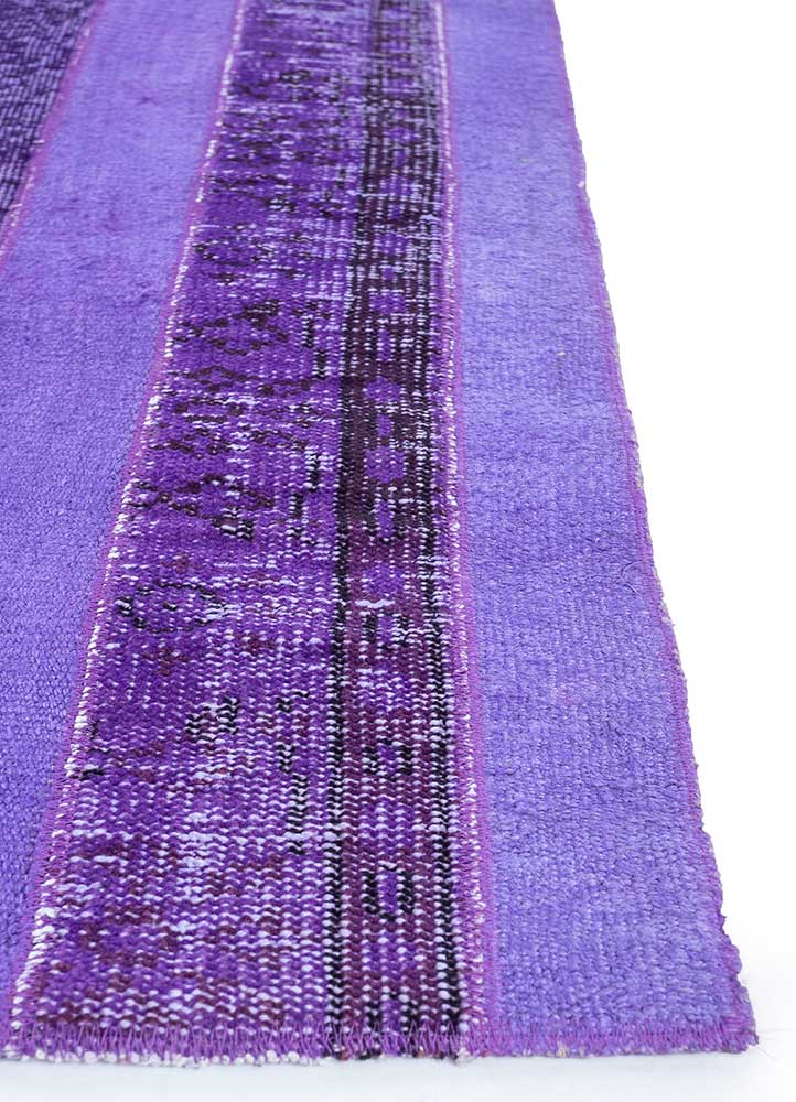 provenance pink and purple wool Hand Knotted Rug - Corner