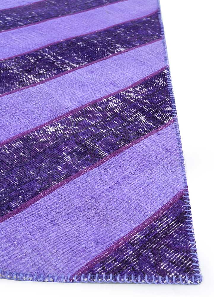 provenance pink and purple wool Hand Knotted Rug - Corner