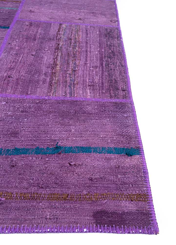 provenance pink and purple wool Hand Knotted Rug - Corner