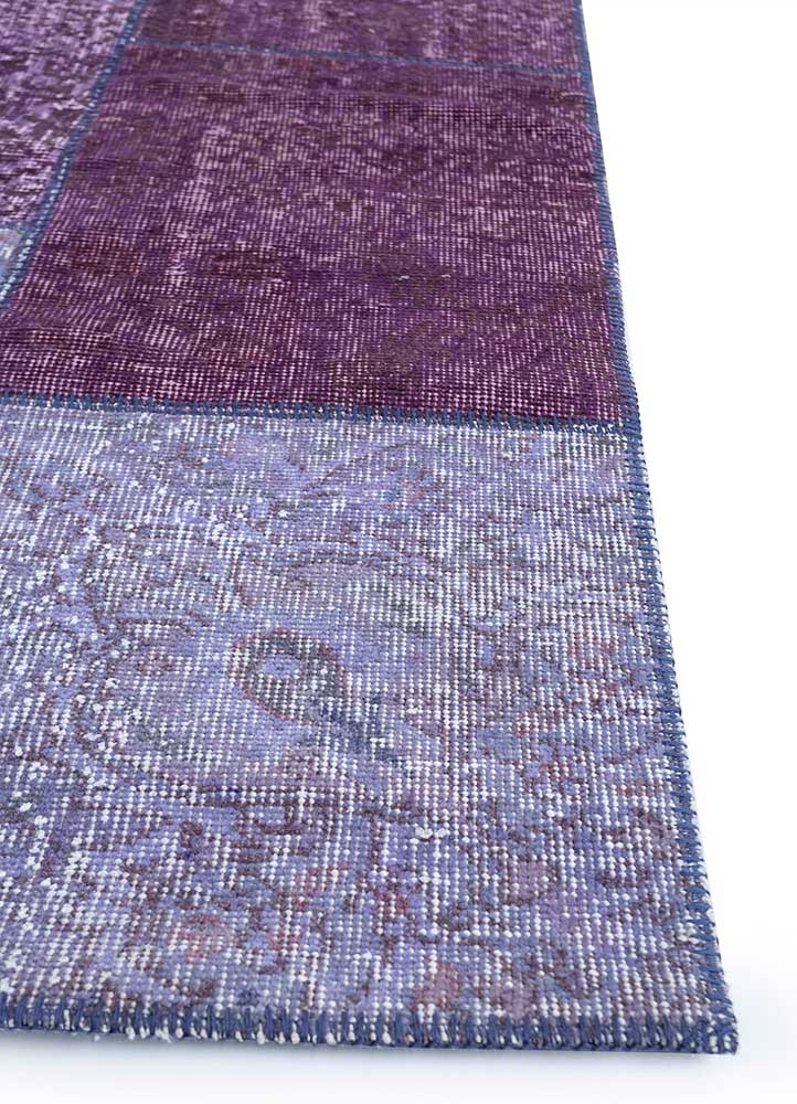 provenance pink and purple wool Hand Knotted Rug - Corner