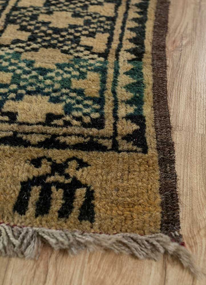 kiaan gold wool Hand Knotted Rug - Corner