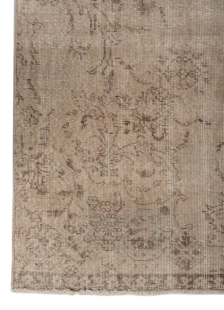 vintage ivory wool Hand Knotted Rug - Corner vintage ivory wool Hand Knotted Rug - Corner