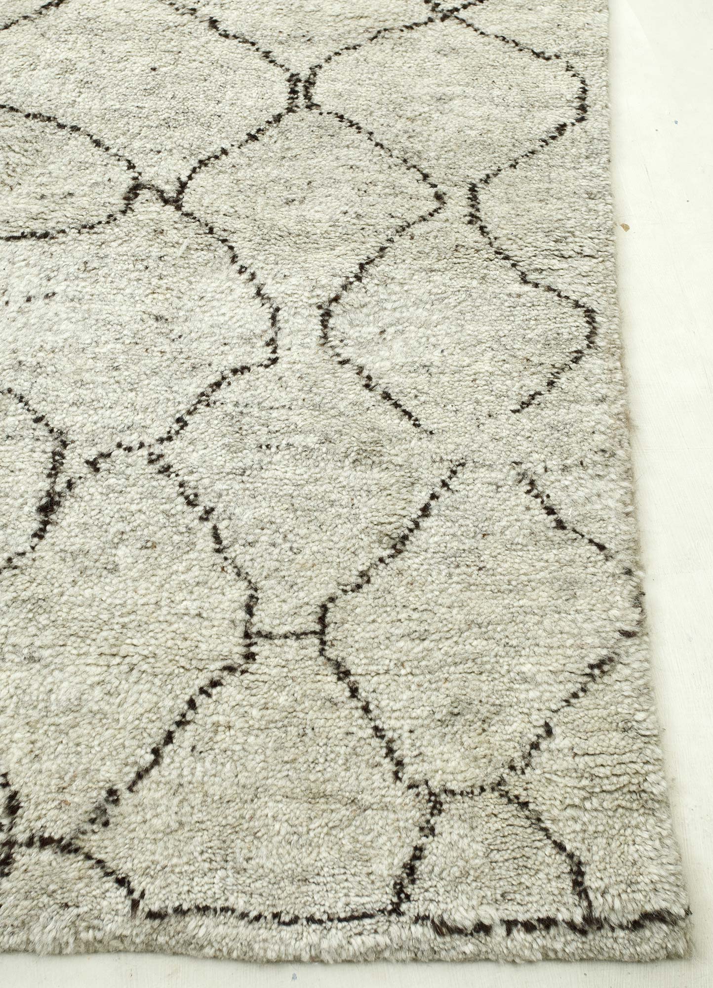 zuri beige and brown wool Hand Knotted Rug - Corner