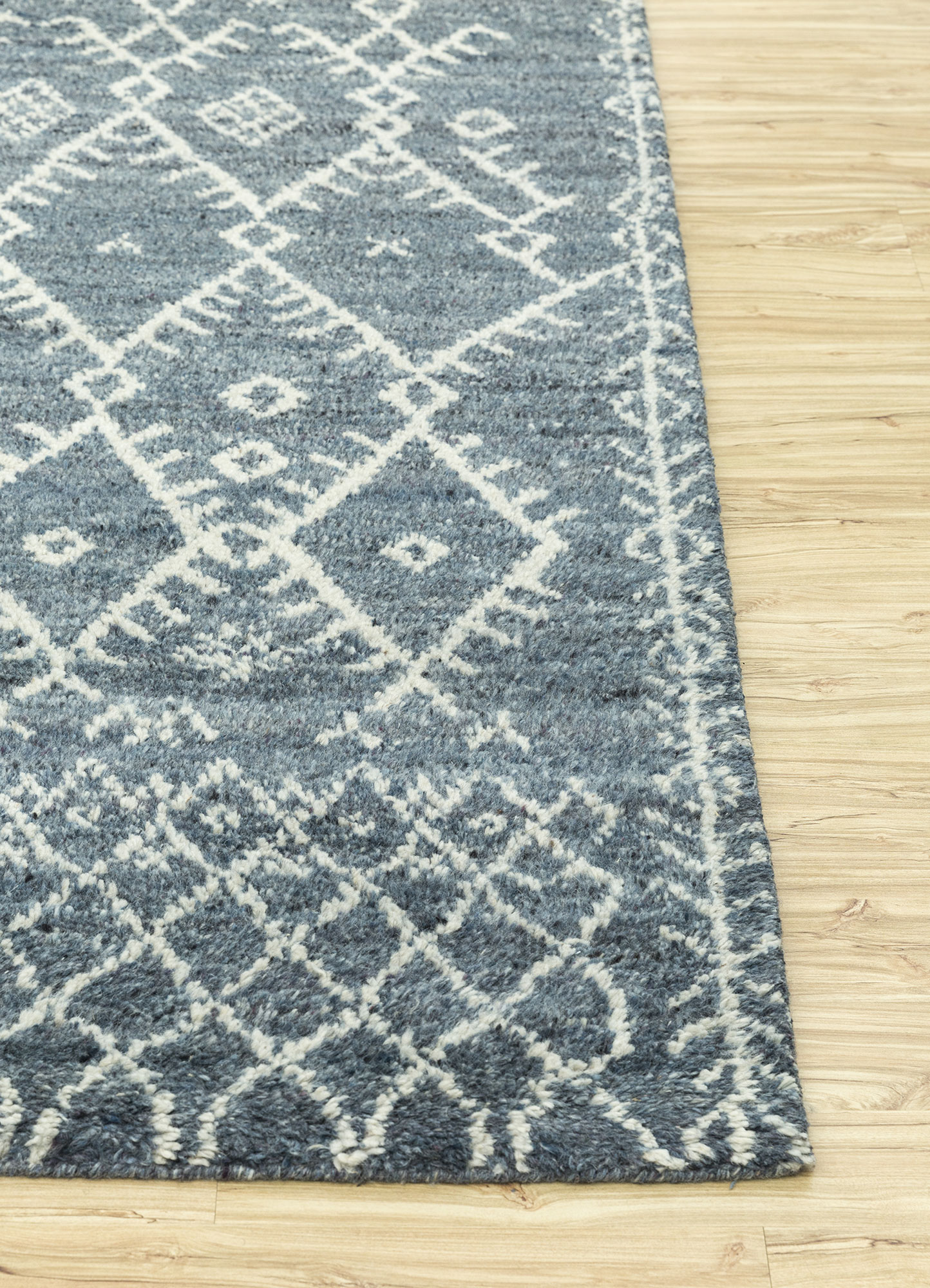 zuri blue wool Hand Knotted Rug - Corner