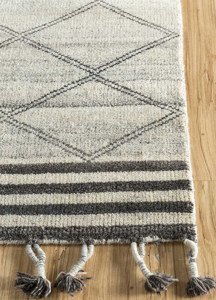 clan grey and black wool Hand Knotted Rug - Corner