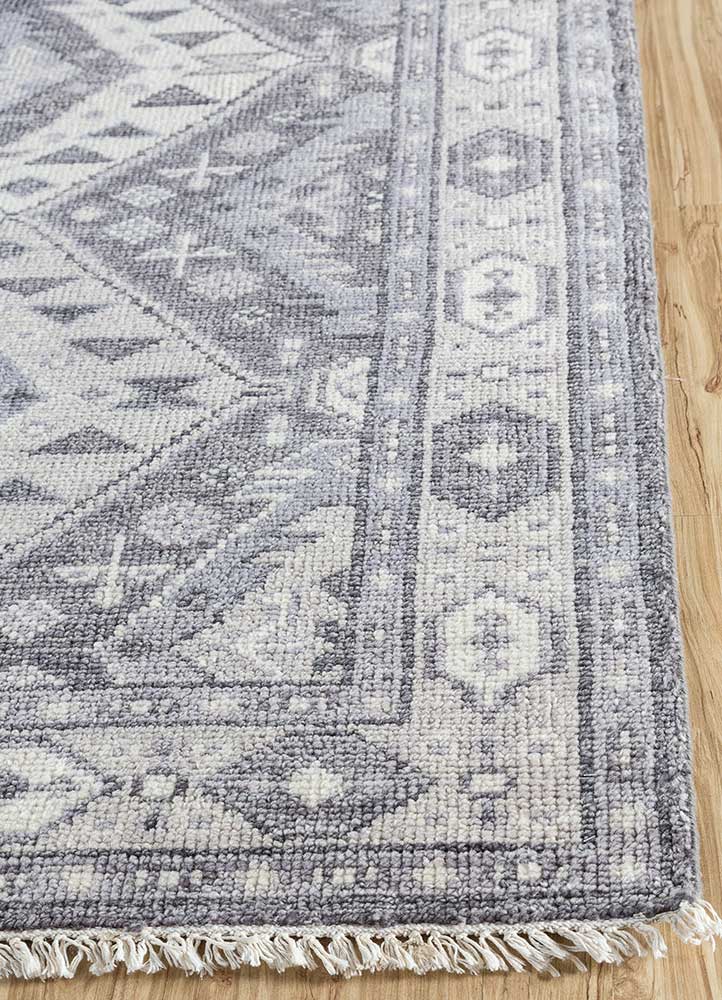 savana grey and black wool Hand Knotted Rug - Corner