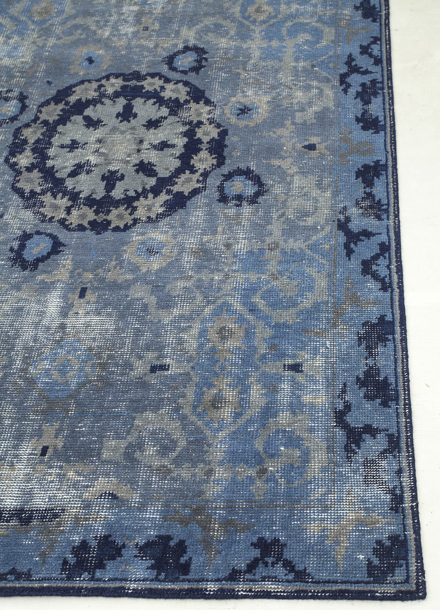 erbe blue wool Hand Knotted Rug - Corner