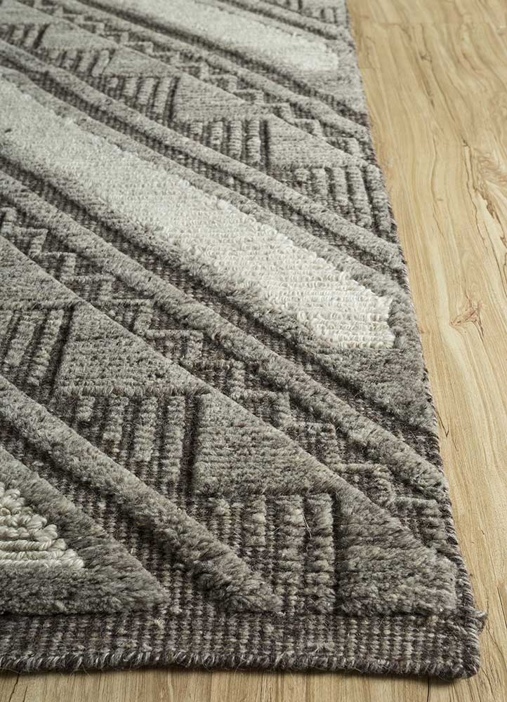 clan grey and black wool Hand Knotted Rug - Corner