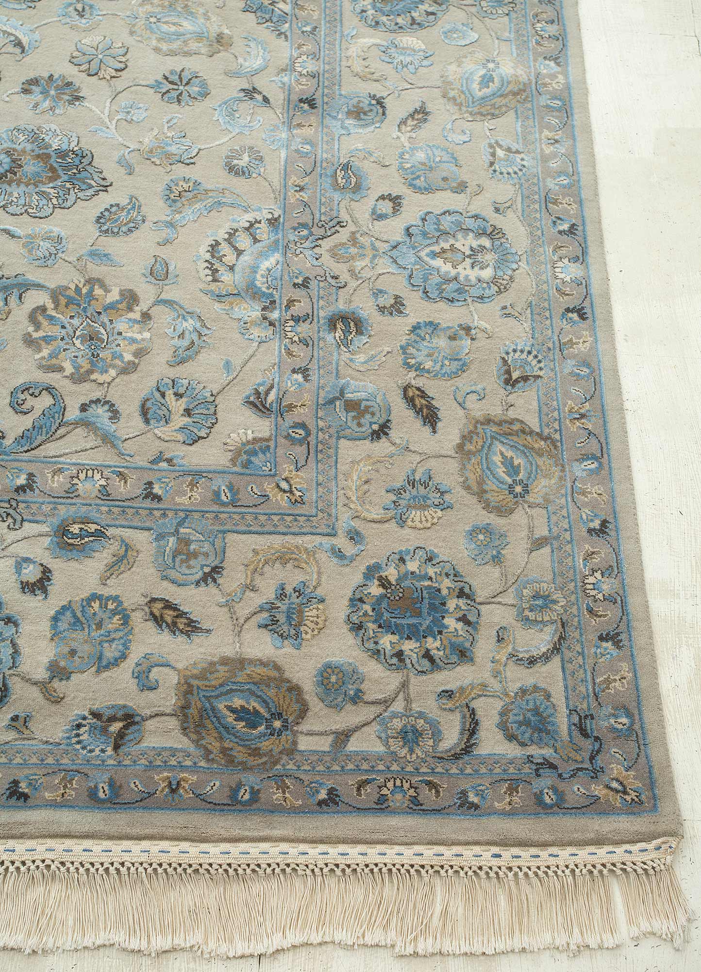 aurora ivory wool and silk Hand Knotted Rug - Corner