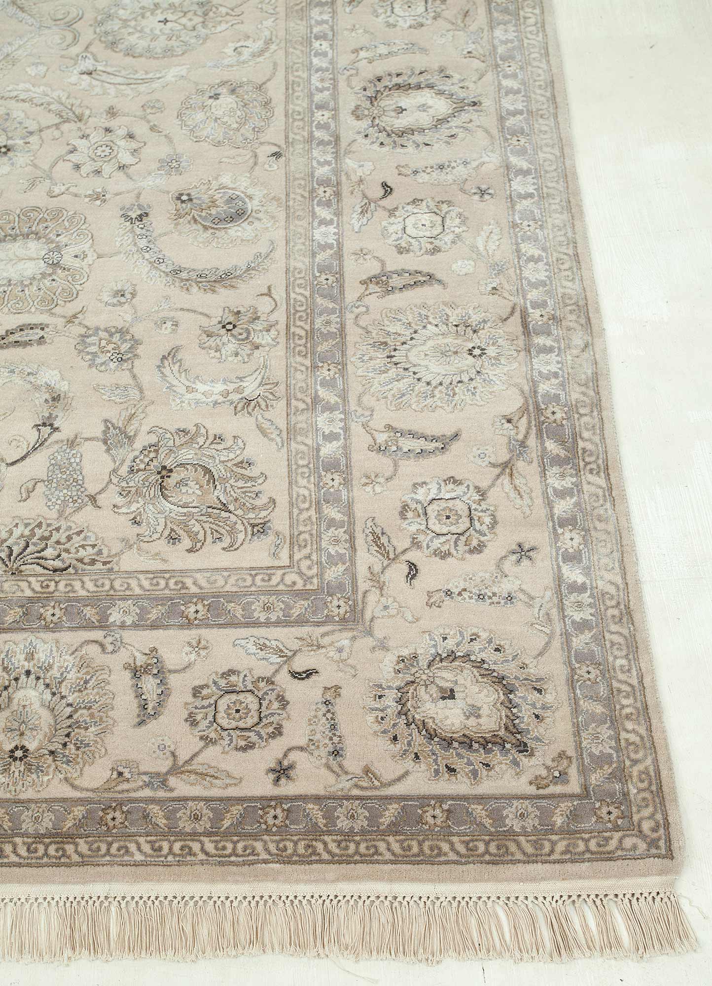 aurora ivory wool and silk Hand Knotted Rug - Corner