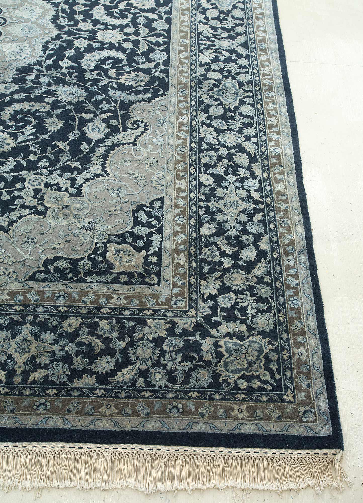 aurora blue wool and silk Hand Knotted Rug - Corner