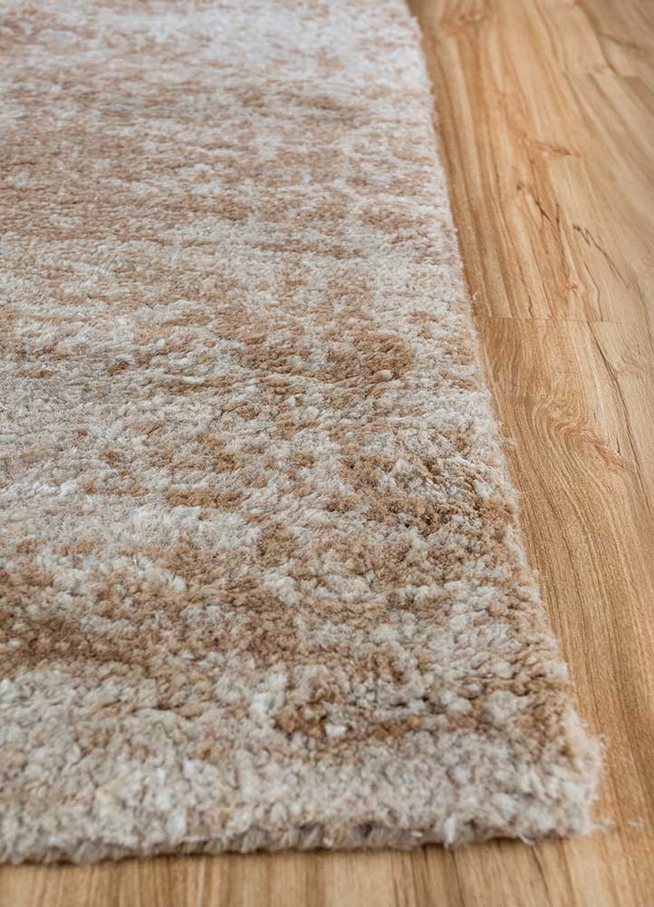 far east ivory silk Hand Knotted Rug - Corner