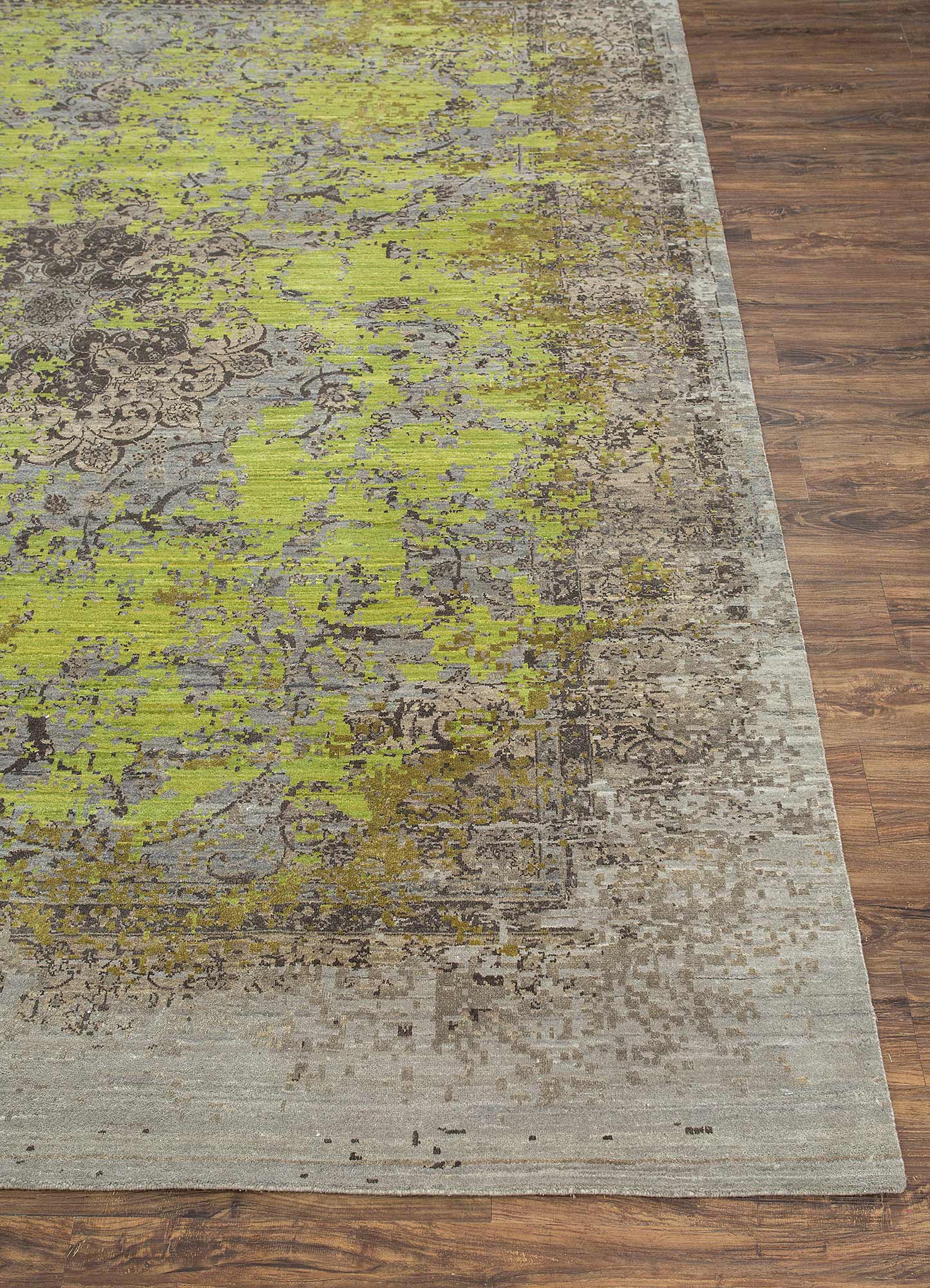 far east green wool and silk Hand Knotted Rug - Corner