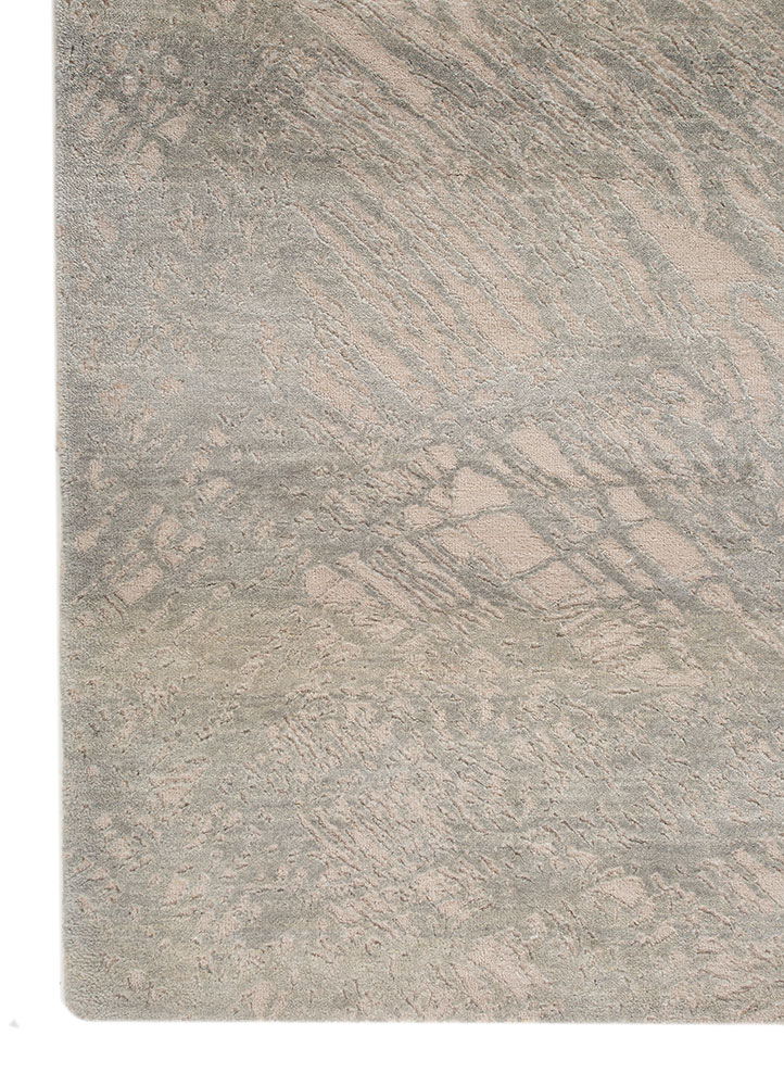 aprezo ivory wool and silk Hand Knotted Rug - Corner