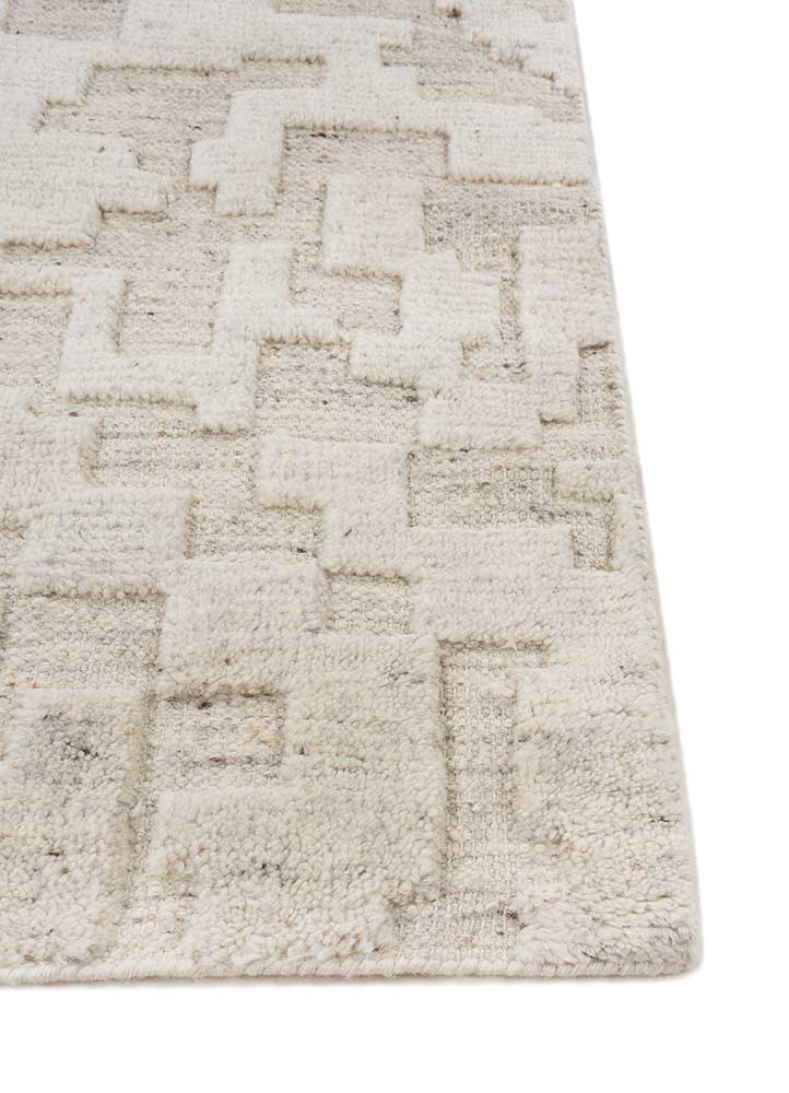 aprezo ivory wool Hand Knotted Rug - Corner