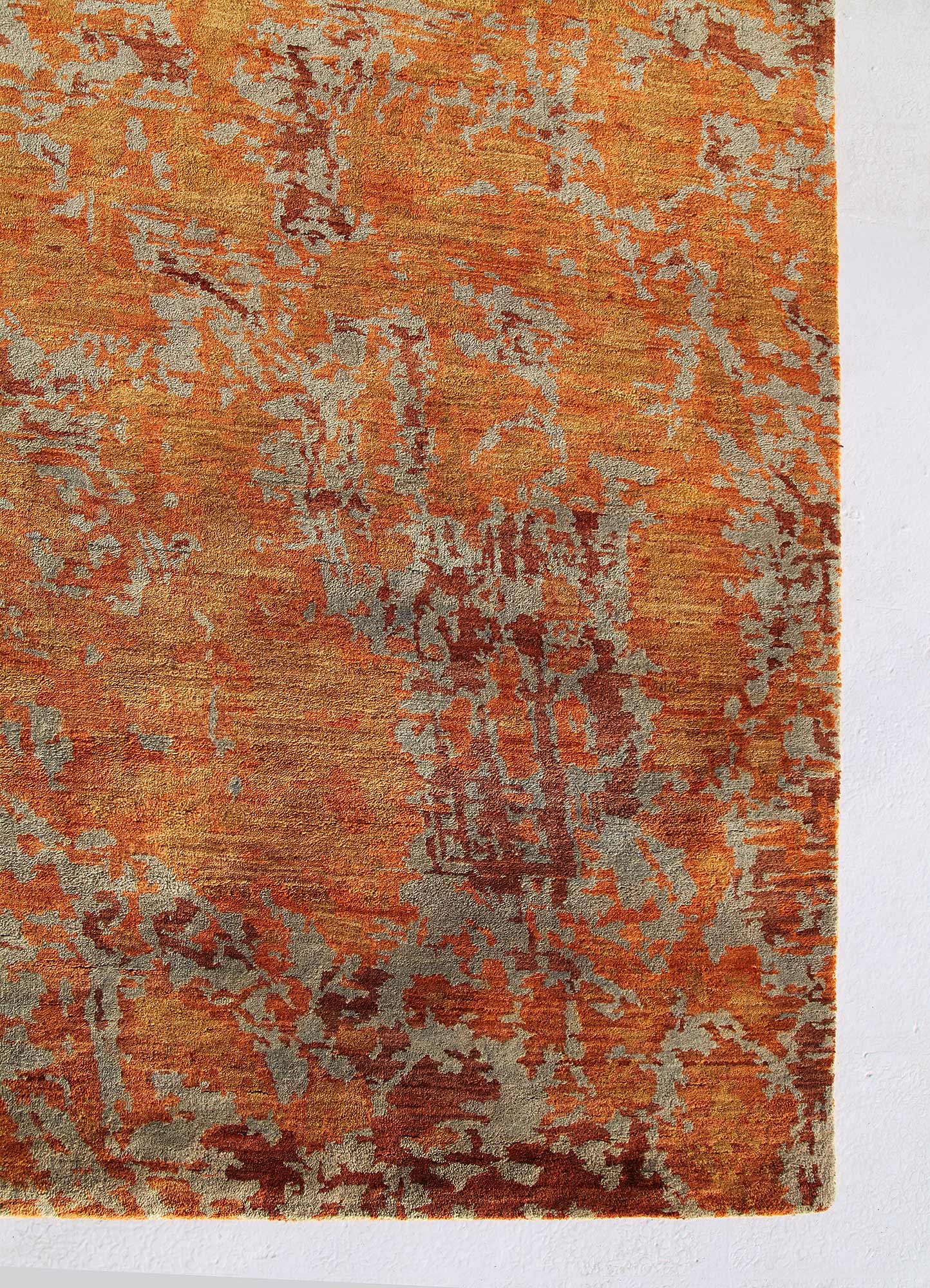 pansy red and orange wool Hand Knotted Rug - Corner