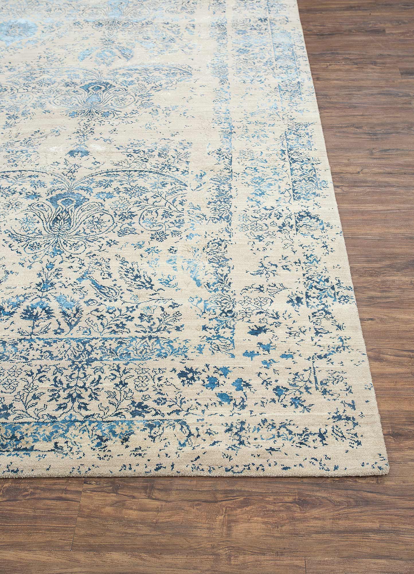 far east ivory wool and bamboo silk Hand Knotted Rug - Corner