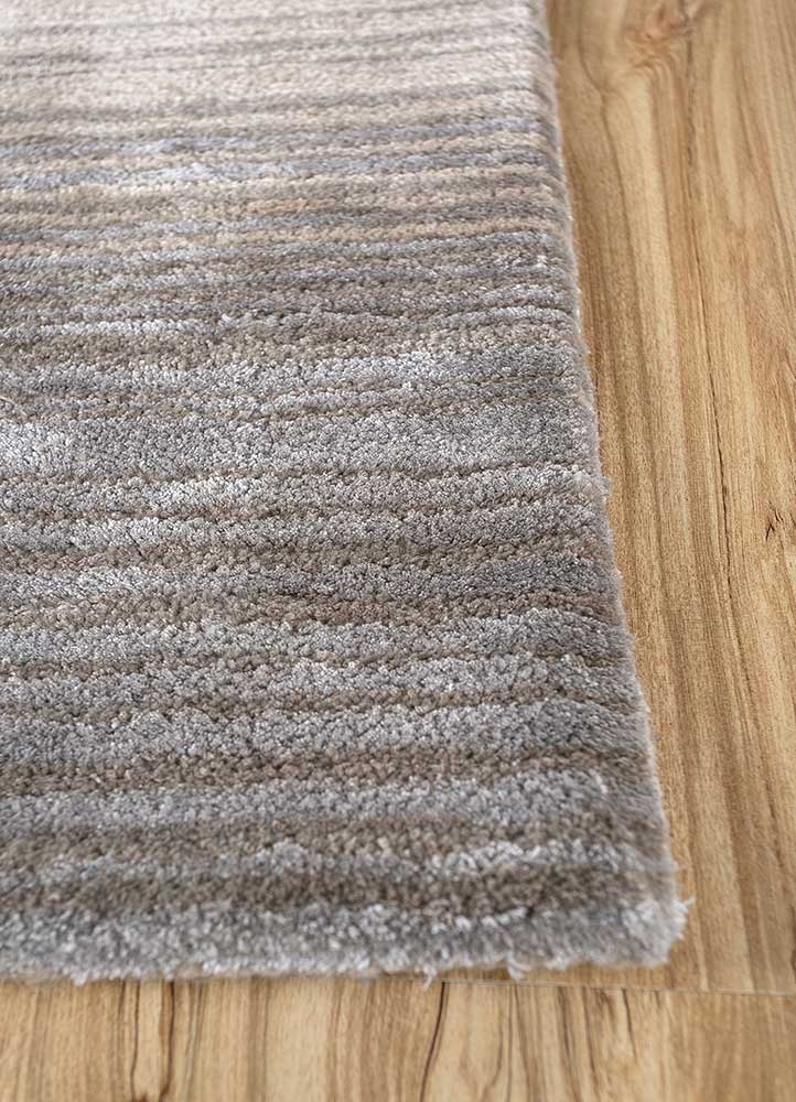 white noise ivory wool and viscose Hand Tufted Rug - Corner