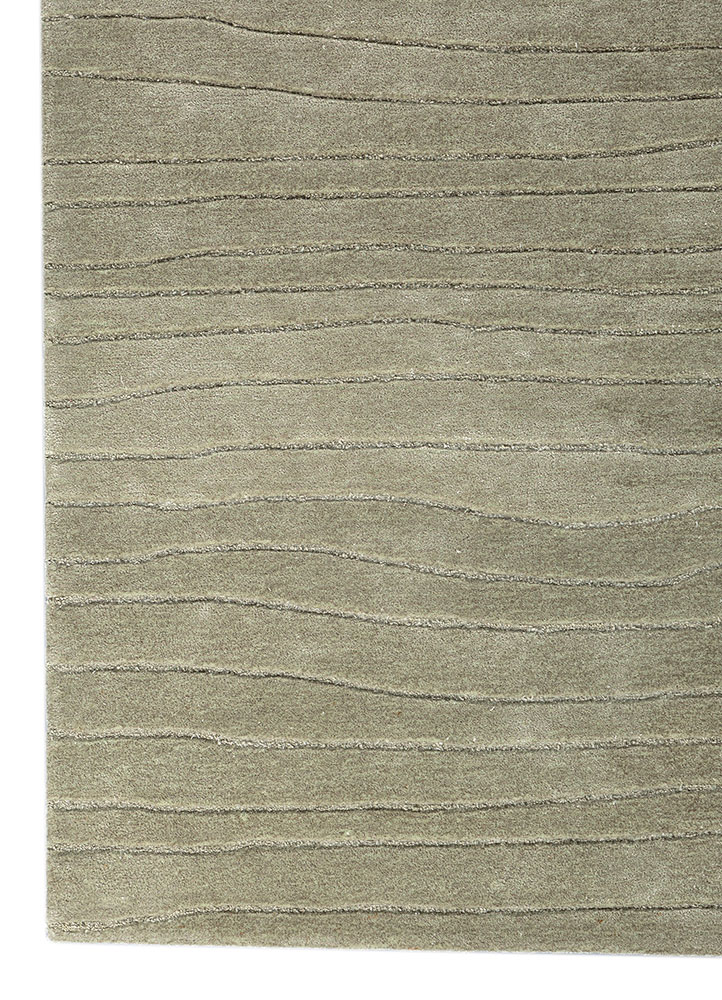 cera green wool and viscose Hand Tufted Rug - Corner